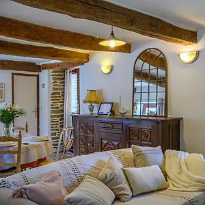  Hébergement de vacances Ty Chaumiere - Charmante Petite Chaumiere En Pierre Avec Jardin