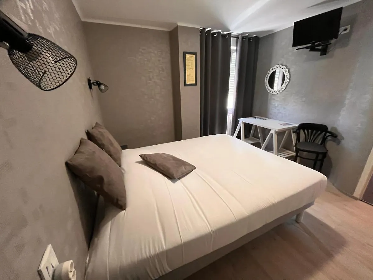**  Hotel Des Iles Theix Frankreich