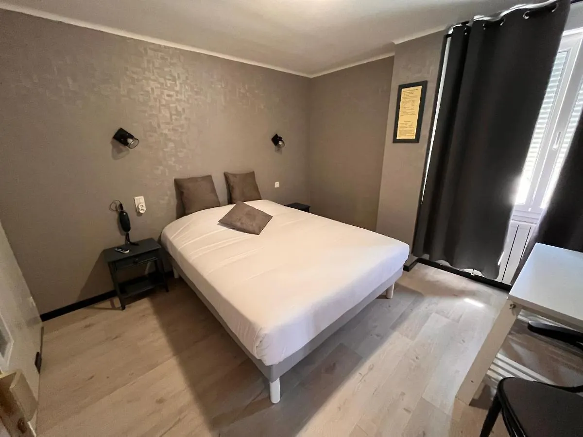 **  Hotel Des Iles Theix Frankreich